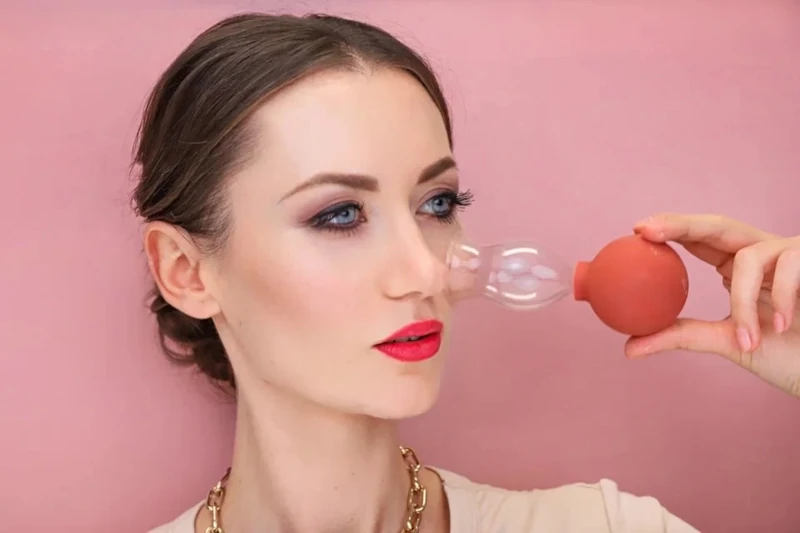 Auto-massaggio viso con le coppette