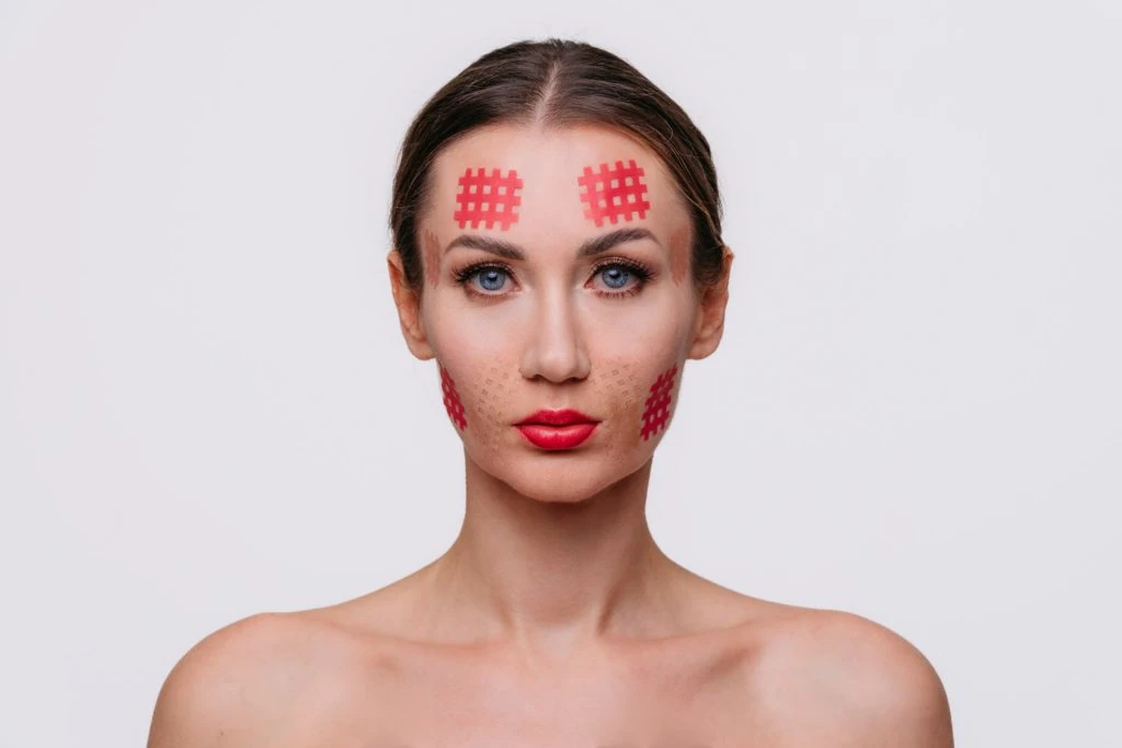 cross taping sul viso