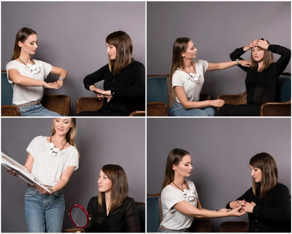 Donna che pratica esercizi di yoga facciale