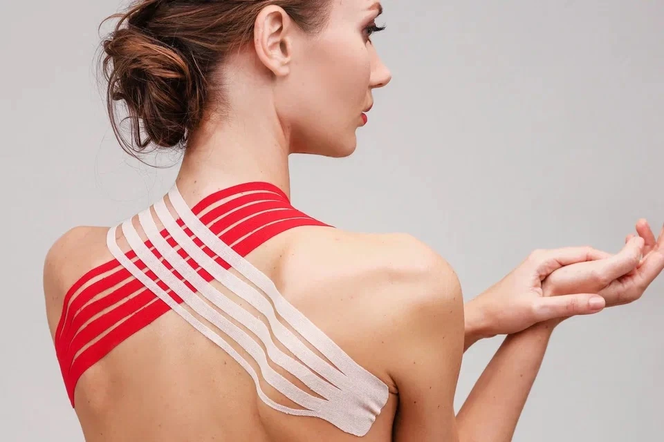 k-taping sulla parte superiore del corpo